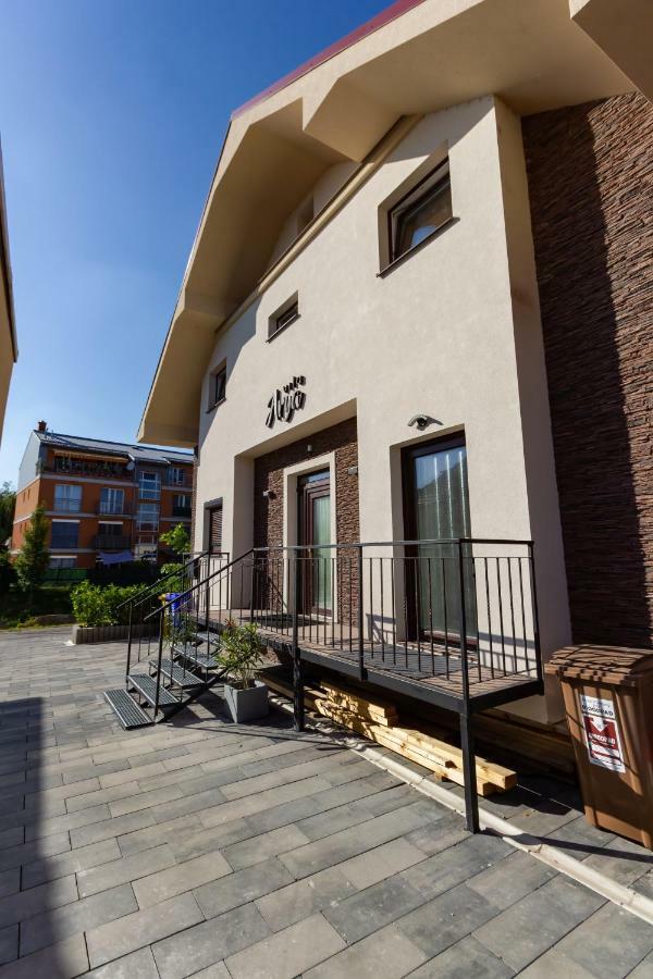 Arya Vila Piest'any Exterior foto