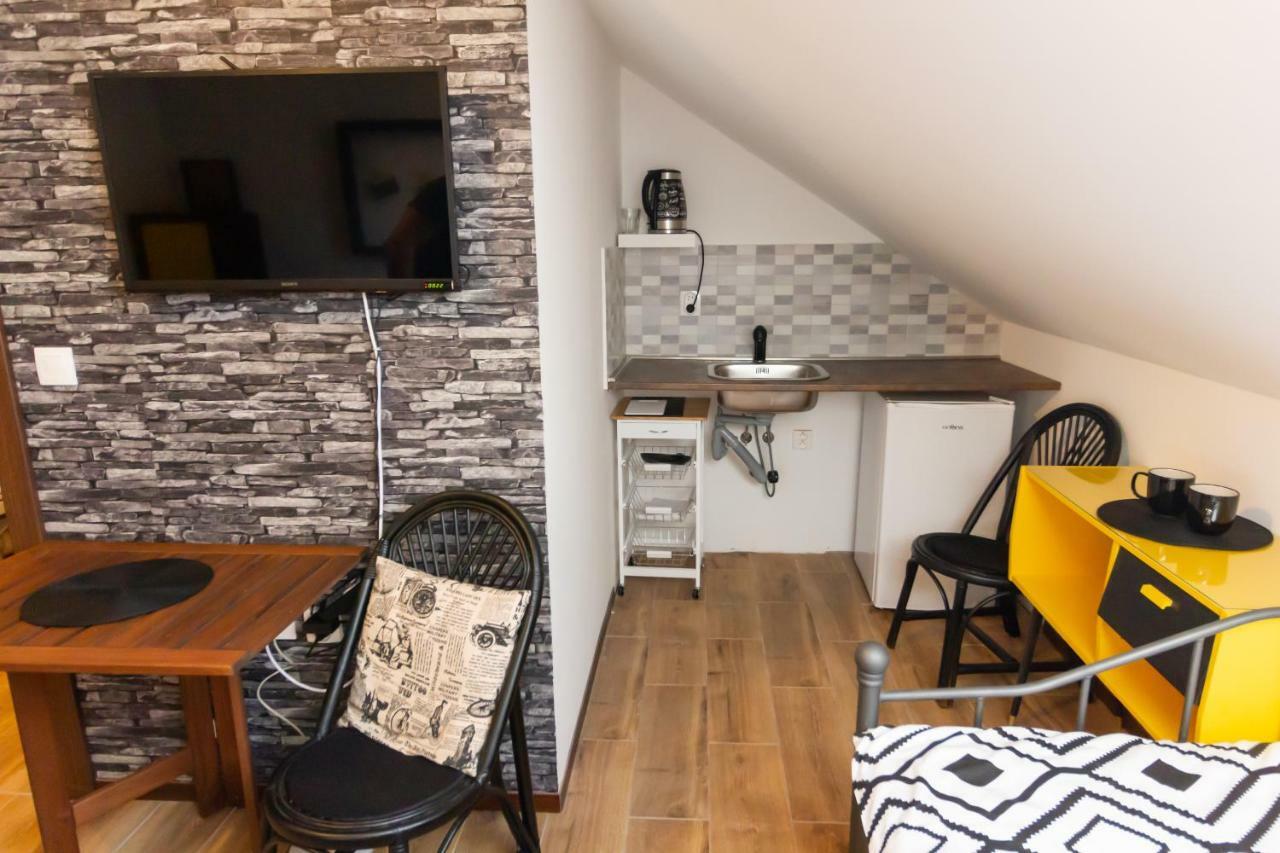 Arya Vila Piest'any Exterior foto