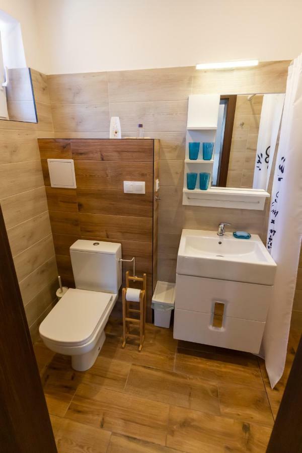 Arya Vila Piest'any Exterior foto